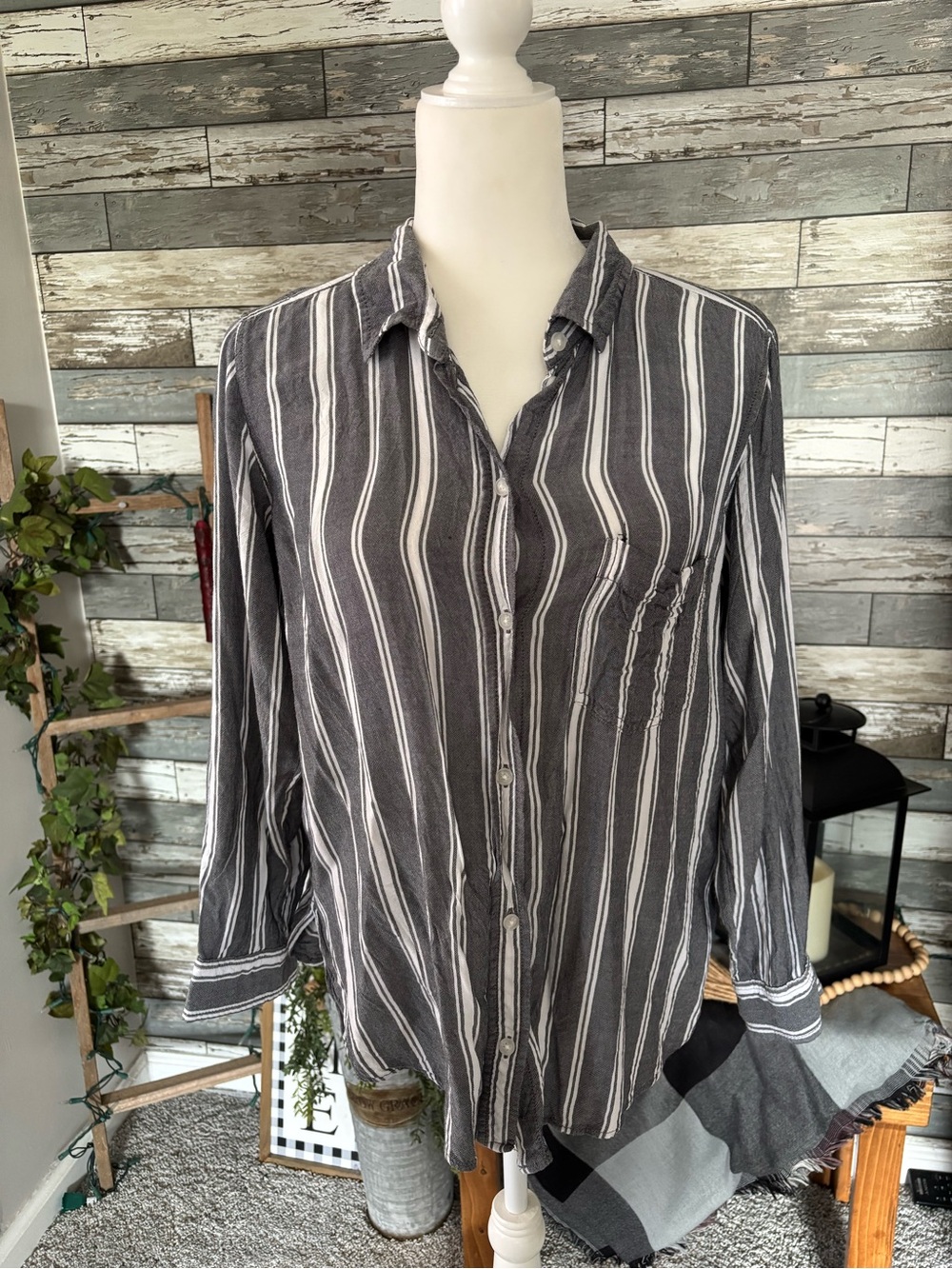 American Eagle Oversized Button Down Striped Coastal Shirt Womens Size M
